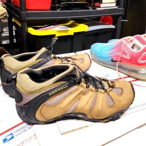 Merrell J21523-Chameleon Prime Stretch 3", Hiking Shoes, Used, Excellent  Cond.